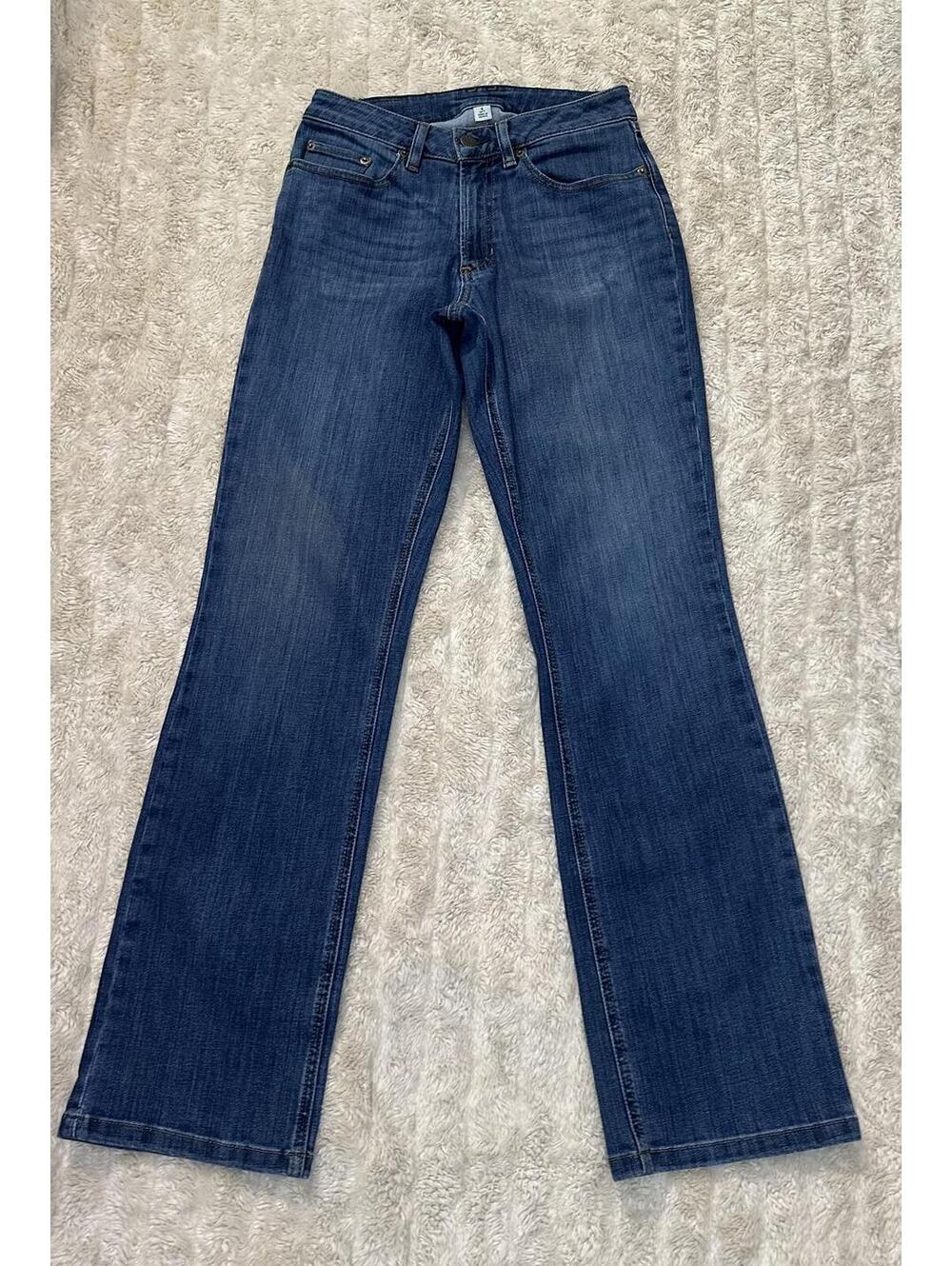 L.L. Bean BeanFlex Bootcut Leg jeans 4 M/T Favorite Fit medium wash mid rise